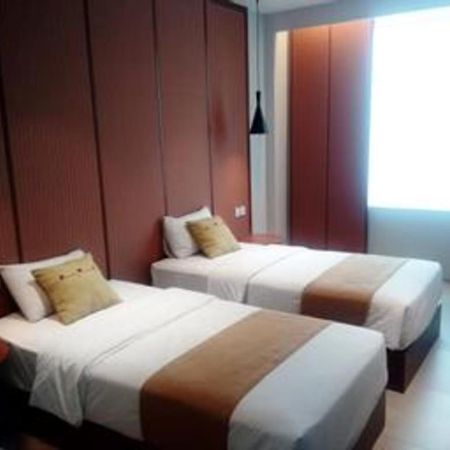 Hotel Cemerlang Bandung Buitenkant foto