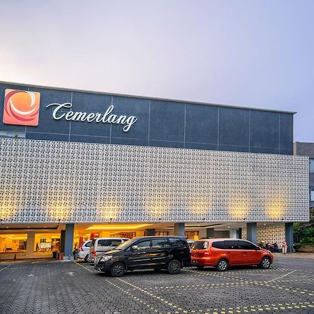 Hotel Cemerlang Bandung Buitenkant foto