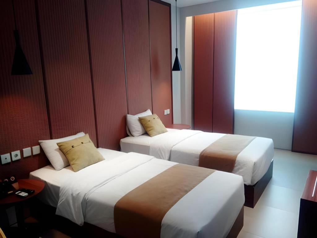 Hotel Cemerlang Bandung Buitenkant foto