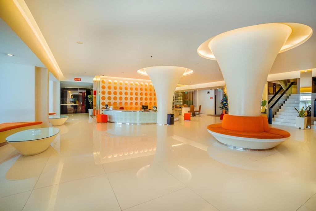 Hotel Cemerlang Bandung Buitenkant foto