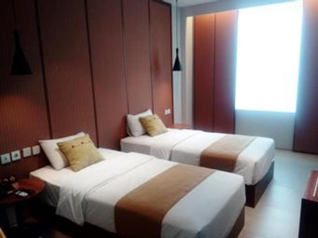 Hotel Cemerlang Bandung Buitenkant foto
