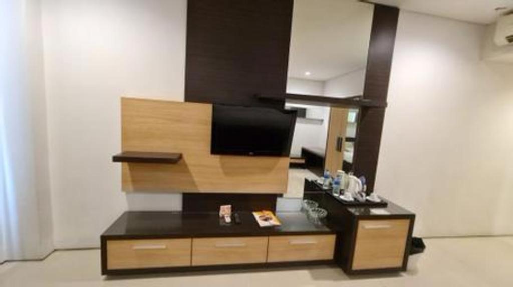 Hotel Cemerlang Bandung Buitenkant foto