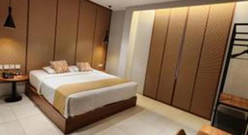 Hotel Cemerlang Bandung Buitenkant foto