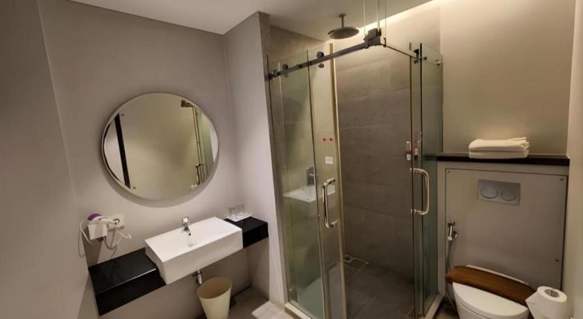 Hotel Cemerlang Bandung Buitenkant foto