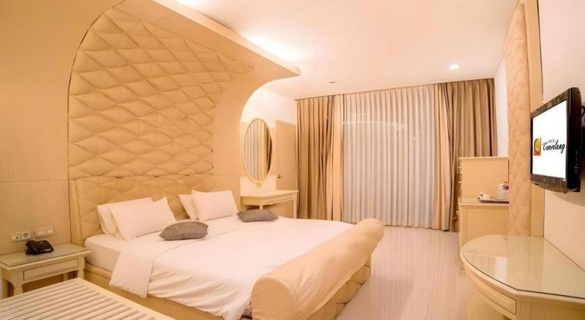 Hotel Cemerlang Bandung Buitenkant foto