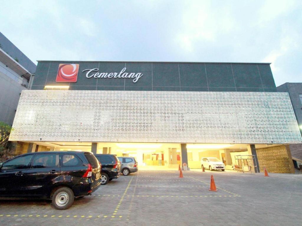 Hotel Cemerlang Bandung Buitenkant foto